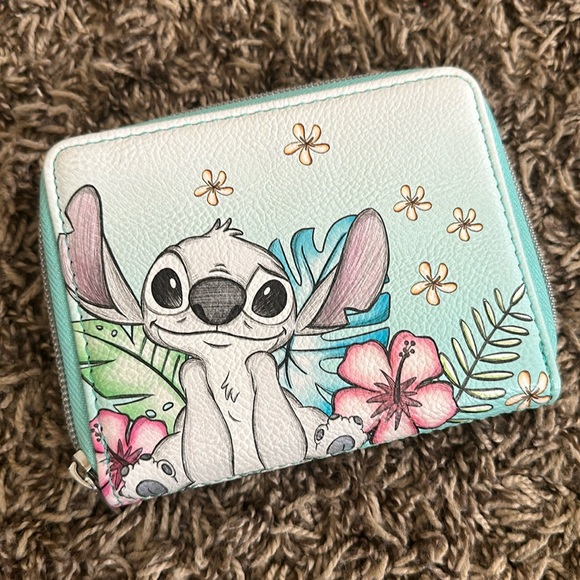 Loungefly Disney Lilo & Stitch Floral Sketch Mini Zip Wallet - Picture 1 of 3